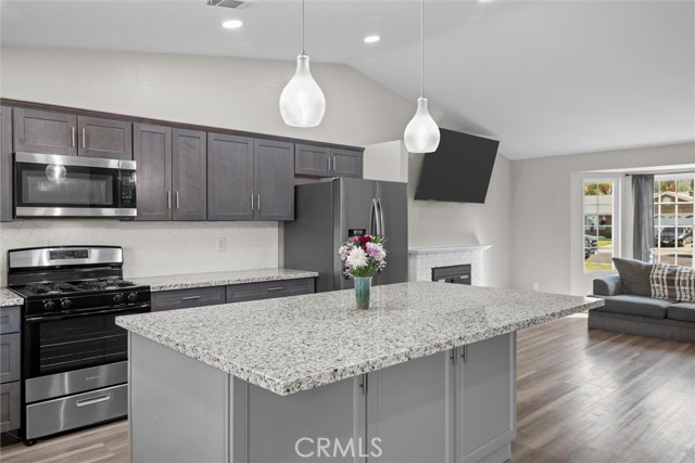 Detail Gallery Image 11 of 40 For 19018 Tule Way, Lake Elsinore,  CA 92530 - 3 Beds | 2 Baths