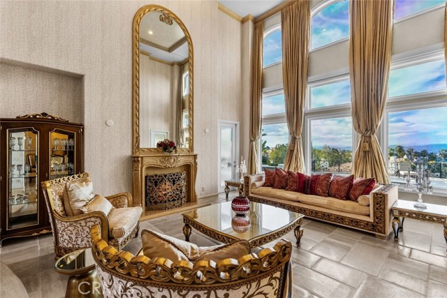 3724 Winford Drive, Tarzana CA: https://media.crmls.org/medias/b5b5cdc3-a32b-4f70-8f87-85a5700d6477.jpg