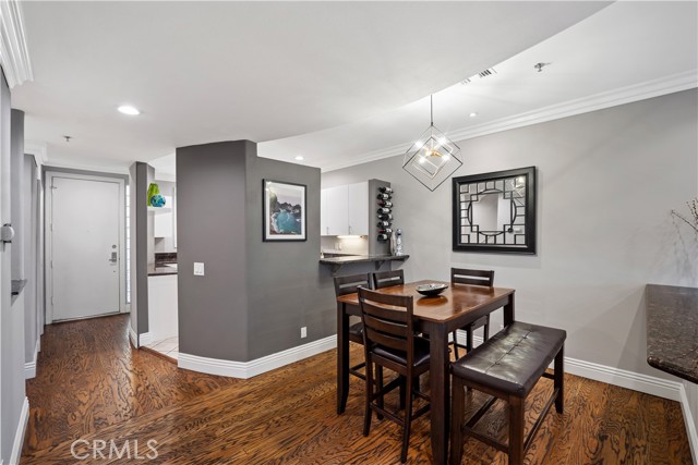 Detail Gallery Image 7 of 20 For 5350 N Sepulveda Bld #15,  Sherman Oaks,  CA 91411 - 2 Beds | 2/1 Baths
