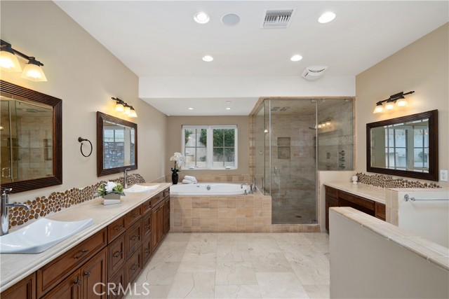 4630 Esparto Street, Woodland Hills CA: https://media.crmls.org/medias/b5b6d380-cb45-42c0-9218-7a9c88449d44.jpg