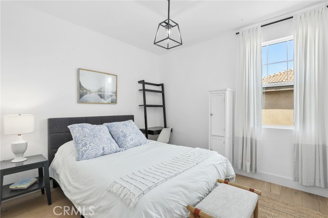 24229 La Montura Drive, Valencia CA: https://media.crmls.org/medias/b5b6eede-33a4-4201-8419-e38b635e5610.jpg
