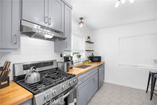 Detail Gallery Image 16 of 46 For 101 E 35th St, Long Beach,  CA 90807 - – Beds | – Baths