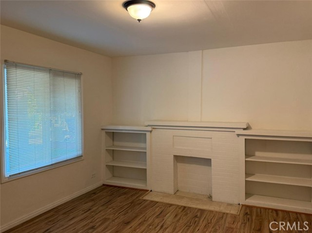 Detail Gallery Image 2 of 10 For 425 Vine St, Glendale,  CA 91204 - 3 Beds | 1 Baths