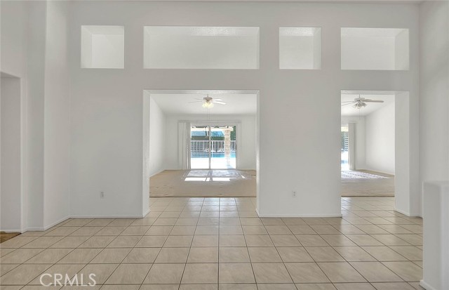 Detail Gallery Image 8 of 60 For 19149 Catalina, Apple Valley,  CA 92308 - 4 Beds | 3/1 Baths