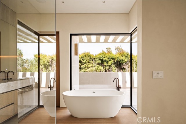 4724 Lemona Avenue, Sherman Oaks CA: https://media.crmls.org/medias/b5b792c2-288b-4e17-97c3-aad1029ab8d1.jpg