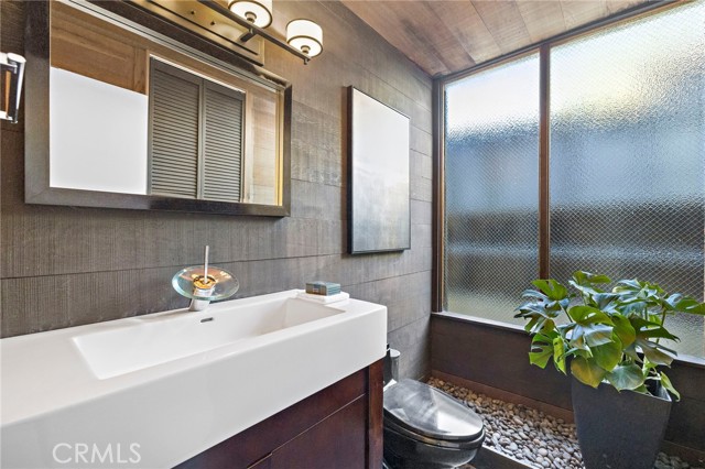 Detail Gallery Image 24 of 50 For 2581 Iris, Laguna Beach,  CA 92651 - 3 Beds | 2/1 Baths