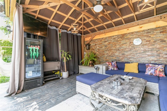 15409 Wyandotte Street, Van Nuys CA: https://media.crmls.org/medias/b5b7edfa-2786-4f1b-9546-ef5d8c8ac5b6.jpg