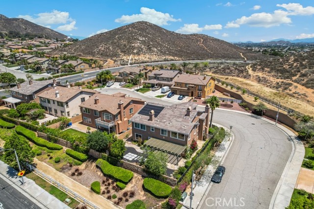 4224 Oliphant Court, Riverside CA: https://media.crmls.org/medias/b5b8c7ef-22ec-42f3-aa69-93b3f58d586f.jpg