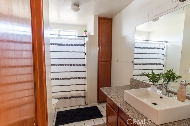 Detail Gallery Image 8 of 15 For 9995 Smoke Tree Rd, Hesperia,  CA 92344 - 3 Beds | 2 Baths
