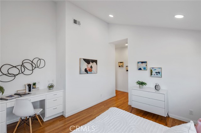 2704 Laurel Avenue, Manhattan Beach, California 90266, 4 Bedrooms Bedrooms, ,4 BathroomsBathrooms,Residential,Sold,Laurel,SB22216035