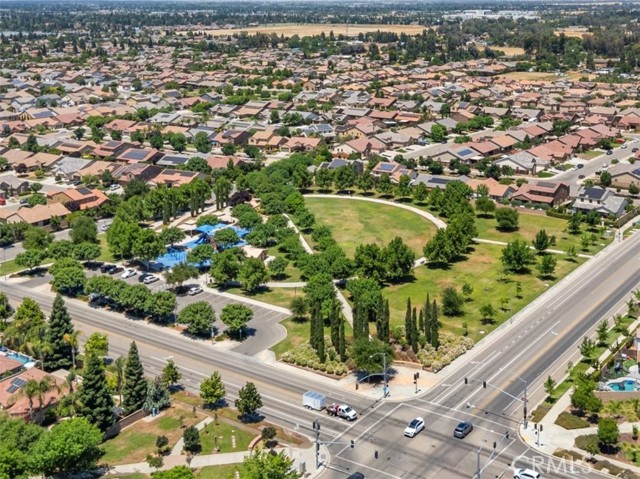 1697 Whiteash Avenue, Clovis CA: https://media.crmls.org/medias/b5babe07-6d29-4fb1-824c-31397f5363aa.jpg