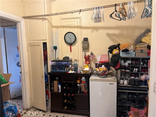 400 N Valencia Street, Alhambra CA: https://media.crmls.org/medias/b5bc5f90-7e81-43e9-af0e-507afd2aae18.jpg