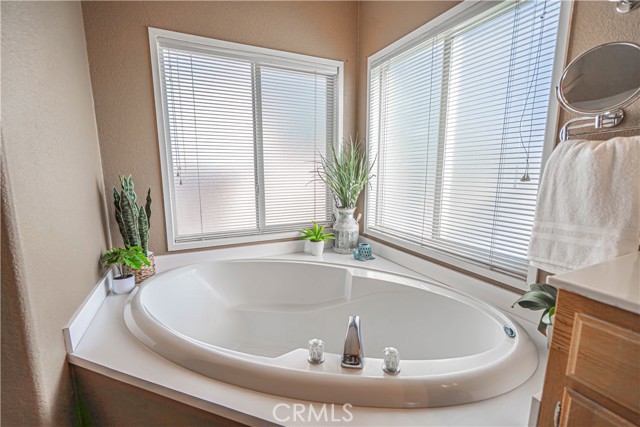 Detail Gallery Image 26 of 74 For 20164 Crestview Dr., Canyon Country,  CA 91351 - 3 Beds | 2 Baths