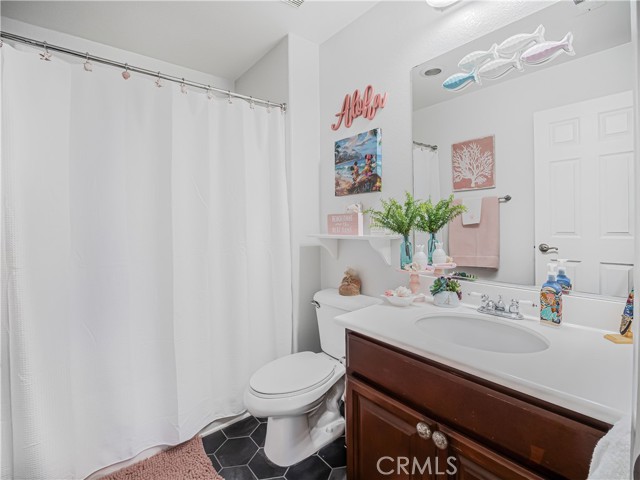 12820 Excalibur Drive, Eastvale CA: https://media.crmls.org/medias/b5bd5307-d214-4331-8452-6f42a96fe073.jpg