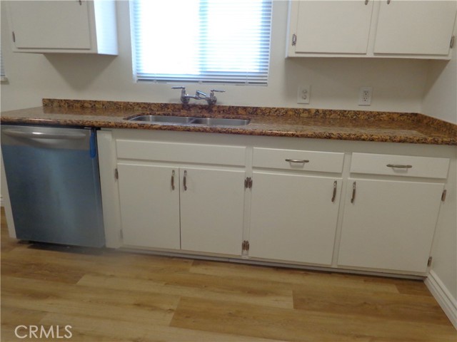 Detail Gallery Image 11 of 22 For 19993 Rimrock, Apple Valley,  CA 92307 - 3 Beds | 2 Baths