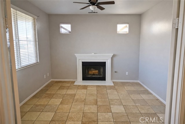 Detail Gallery Image 4 of 9 For 11807 Desert Glen, Adelanto,  CA 92301 - 4 Beds | 2 Baths