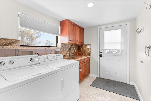 laundry room with sink (downstairs)