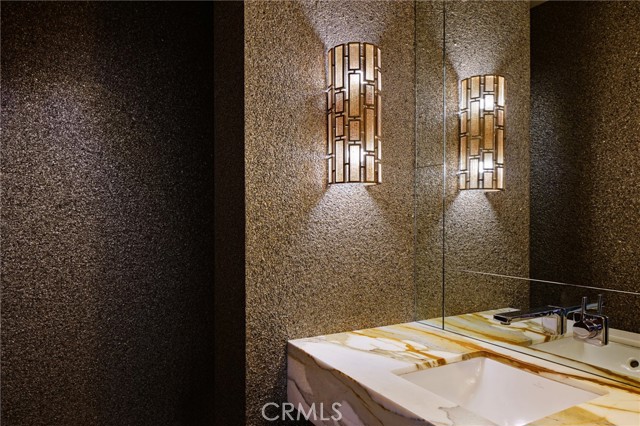 Detail Gallery Image 21 of 61 For 1112 Park St, Huntington Beach,  CA 92648 - 6 Beds | 6/2 Baths