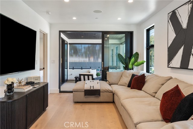 Detail Gallery Image 17 of 64 For 521 1/2 Iris Ave, Corona Del Mar,  CA 92625 - 2 Beds | 2/1 Baths
