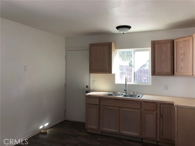 411 N Main, Lake Elsinore CA: https://media.crmls.org/medias/b5bf25e1-4ab6-4f24-974b-4412fd06a261.jpg