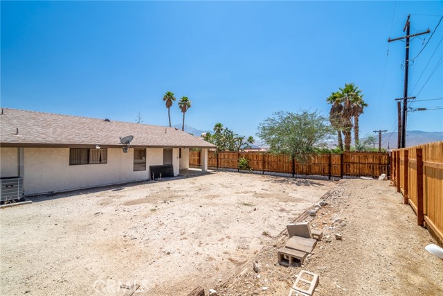 66320 Avenida Barona, Desert Hot Springs CA: https://media.crmls.org/medias/b5bf81fe-3169-45dc-99a3-2099095e4ebf.jpg