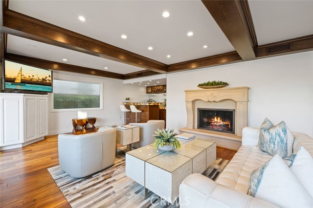 Detail Gallery Image 7 of 68 For 218 Evening Star Ln, Newport Beach,  CA 92660 - 5 Beds | 3/1 Baths