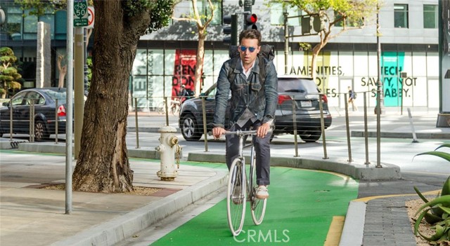 150 Van Ness Avenue, San Francisco CA: https://media.crmls.org/medias/b5c09ce8-149b-4deb-93ce-fb749be74d3d.jpg