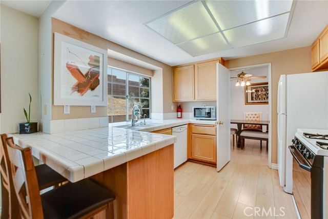 5575 Osborne Court, San Bernardino CA: https://media.crmls.org/medias/b5c0d65c-abcd-44b3-97d7-e361db8d8aaa.jpg
