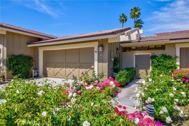 Detail Gallery Image 1 of 37 For 324 Sundance Cir, Palm Desert,  CA 92211 - 2 Beds | 2/1 Baths