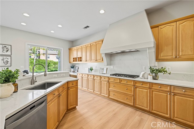 Image 46 of 52 For 24986 Greensbrier Drive