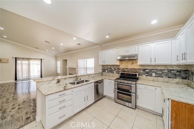 7404 Marshall Court, Highland CA: https://media.crmls.org/medias/b5c3c229-f232-47f2-8b87-a069414dd62d.jpg