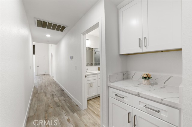 Image 10 of 33 For 21885 Lake Mathews Drive