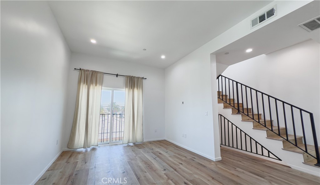 MLS #SR25274322 image #3