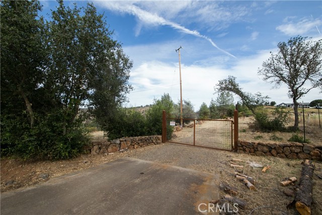 21541 Yankee Valley Road, Hidden Valley Lake CA: https://media.crmls.org/medias/b5c5c965-7bd9-4199-a05e-d73222f785b3.jpg