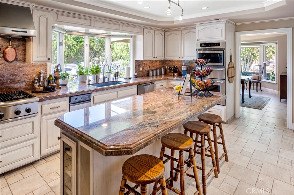 Granite counters. Center Island with Double sized pull out Heavy Duty Drawers.
