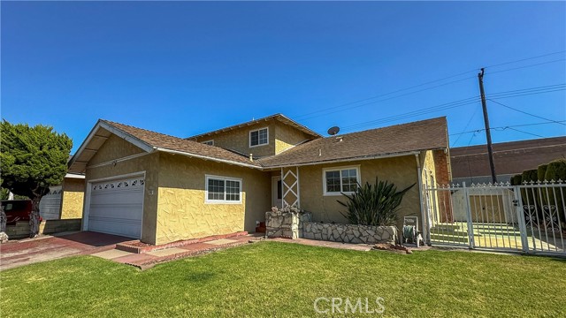 1702 E Bach Street, Carson CA: https://media.crmls.org/medias/b5c60542-f38a-49a0-a963-c489599b72bb.jpg