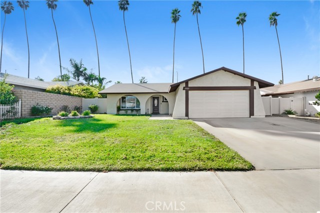 Detail Gallery Image 1 of 16 For 2962 Summerfield Ln, Riverside,  CA 92503 - 3 Beds | 2 Baths