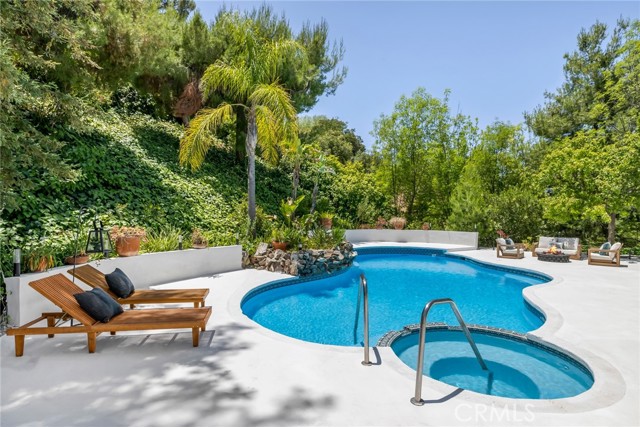 Detail Gallery Image 30 of 35 For 20101 Greenbriar Dr, Tarzana,  CA 91356 - 5 Beds | 4 Baths