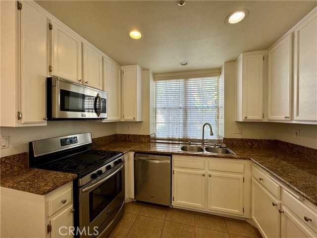 Detail Gallery Image 6 of 35 For 13362 Verona, Tustin,  CA 92782 - 3 Beds | 2 Baths
