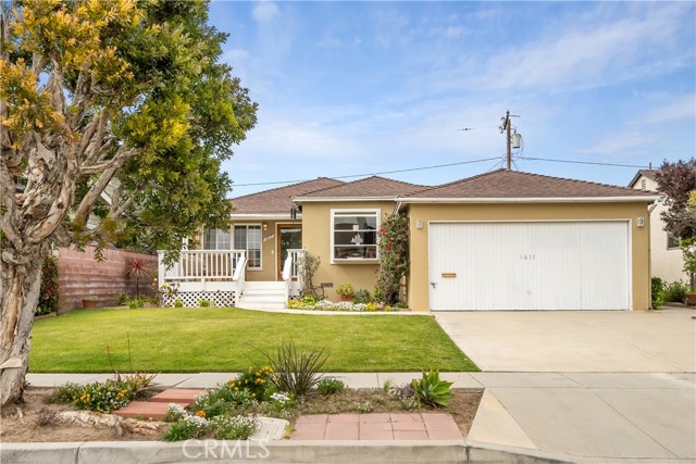 1617 19th Street, Manhattan Beach, California 90266, 4 Bedrooms Bedrooms, ,1 BathroomBathrooms,Residential,Sold,19th,SB23046784