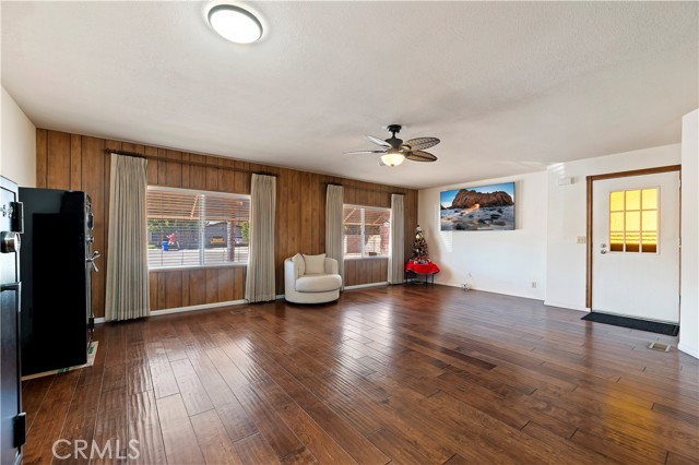 Detail Gallery Image 10 of 28 For 1104 Carrotwood Ct, Hemet,  CA 92545 - 2 Beds | 2 Baths