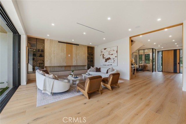 Detail Gallery Image 5 of 36 For 16252 Addison St, Encino,  CA 91436 - 7 Beds | 7/1 Baths