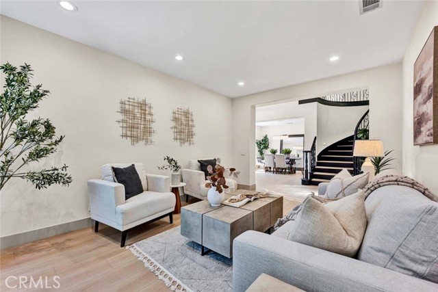 Detail Gallery Image 13 of 28 For 2463 N Eaton Ct, Orange,  CA 92867 - 5 Beds | 3 Baths