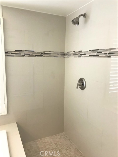 Detail Gallery Image 9 of 18 For 19281 Champion Ln, Huntington Beach,  CA 92648 - 3 Beds | 2/1 Baths