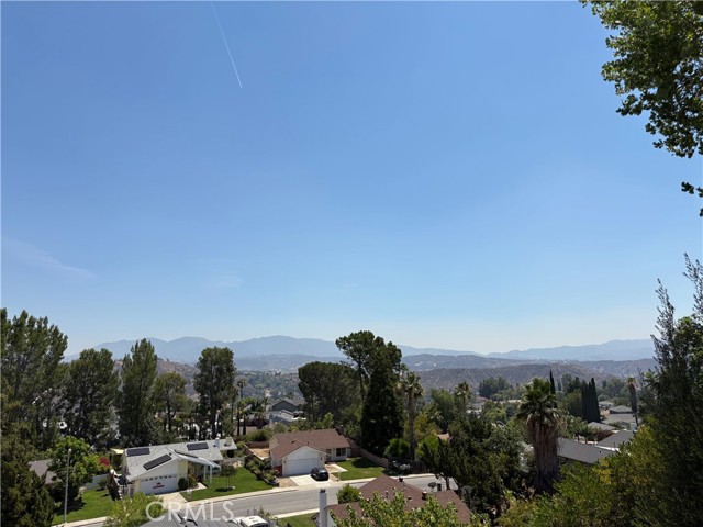 27412 Garza Drive, Saugus CA: https://media.crmls.org/medias/b5c8813e-a748-43a5-b25e-0bba18391daa.jpg