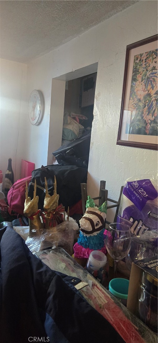 4527 Kickapoo Court, San Diego CA: https://media.crmls.org/medias/b5c8b108-7042-46d8-89f7-794bc9a4868e.jpg