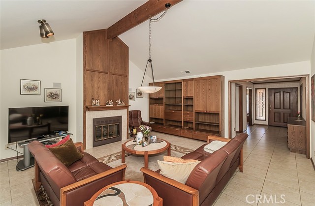 Detail Gallery Image 10 of 50 For 7355 N Pacific Ave, Fresno,  CA 93711 - 4 Beds | 3 Baths