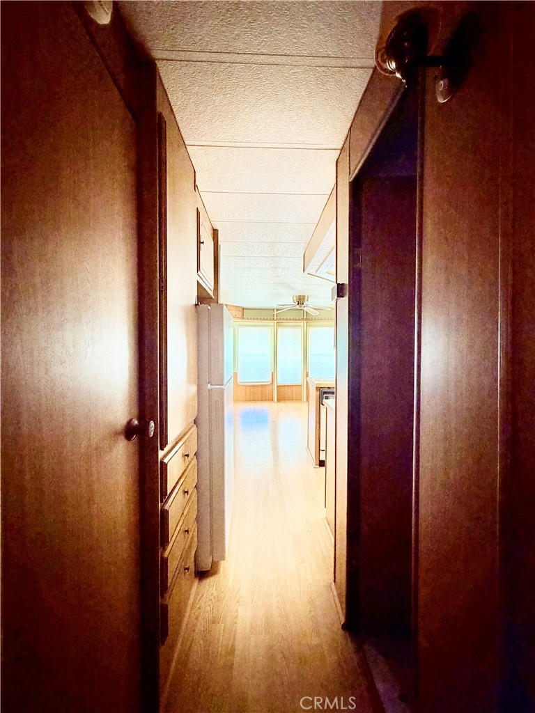 https://media.crmls.org/medias/b5c96350-6777-4f2d-a52d-7455398d8f1b.jpg?preset=X-Large