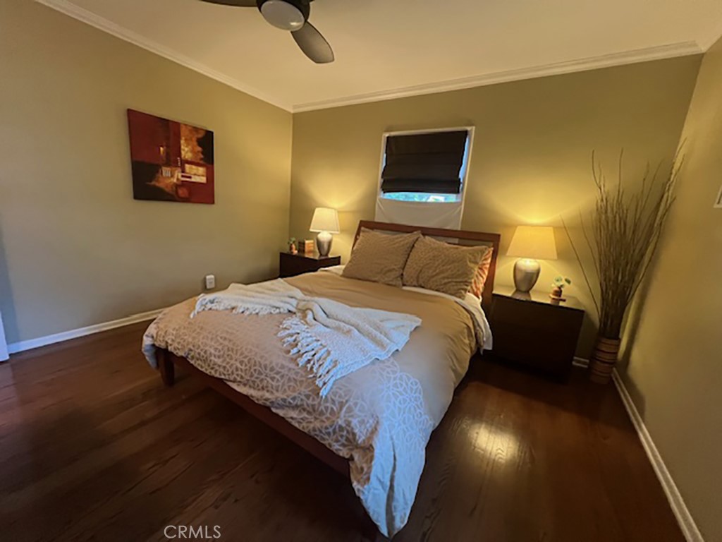 https://media.crmls.org/medias/b5ca9f87-b24e-407b-a9af-f2ae717cbfd3.jpg?preset=X-Large