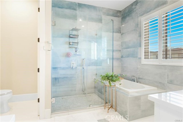 Detail Gallery Image 22 of 30 For 10178 Lightbreeze Cir, Huntington Beach,  CA 92646 - 5 Beds | 5 Baths